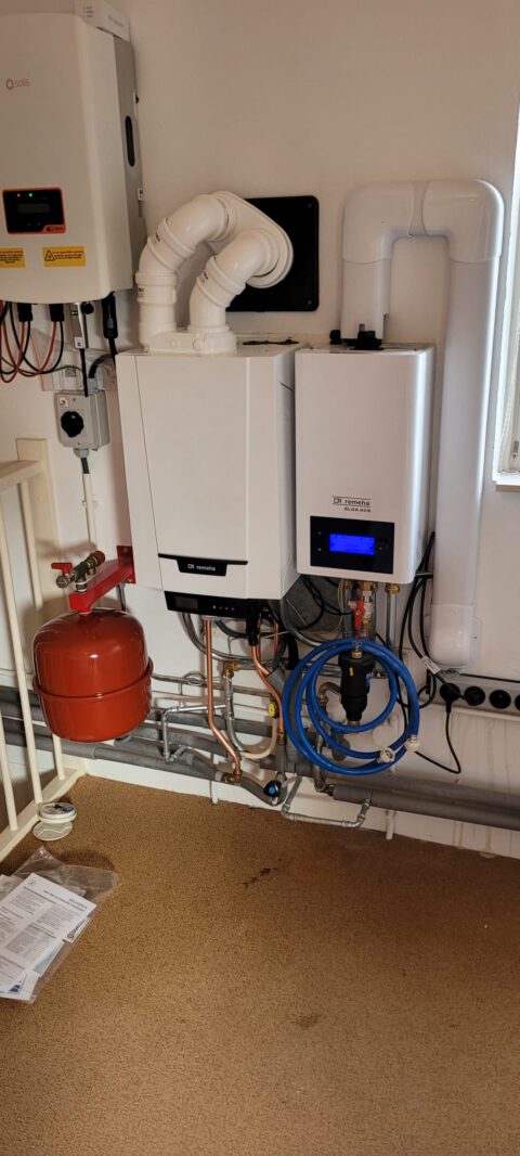 Remeha Elga Ace 6 KW Hybride Warmtepomp Installatie In Wierden